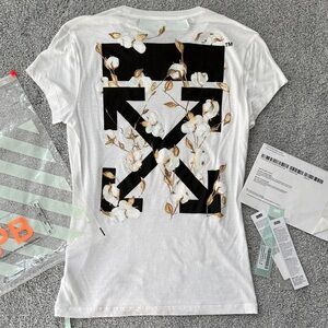 Off-White Black and White Floral Women's Tee
